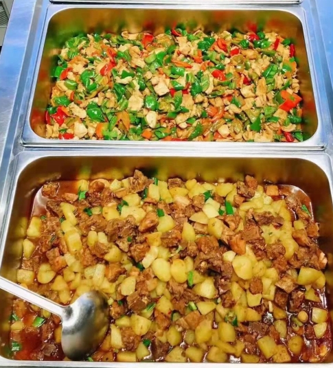 《食堂大鍋菜怎么做才好吃？｜臺裕膳食揭秘專業(yè)團(tuán)餐的5大核心標(biāo)準(zhǔn)》